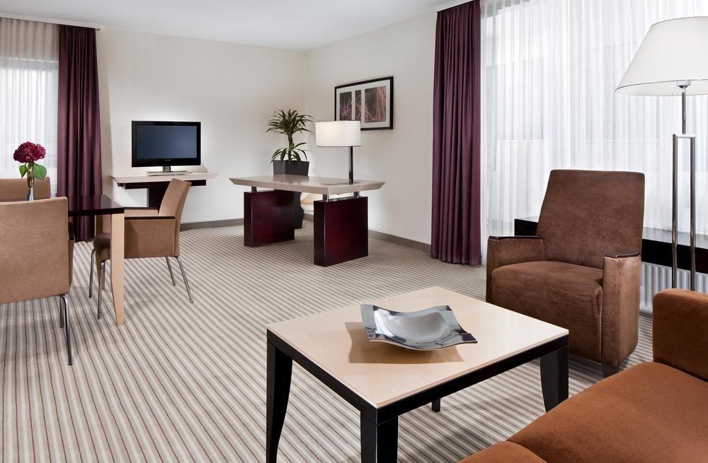 Four Points By Sheraton Arabellapark Hotel Monachium