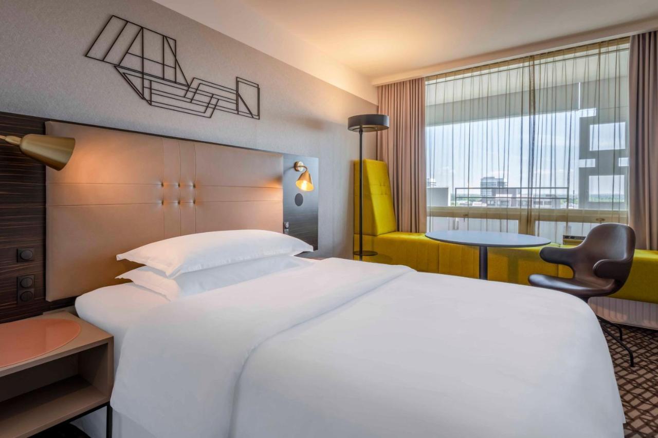 Four Points By Sheraton Arabellapark Hotel Monachium